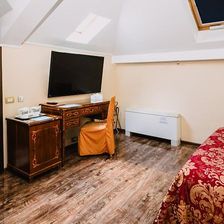 Vigo Hotel Ploiesti Ngoại thất bức ảnh
