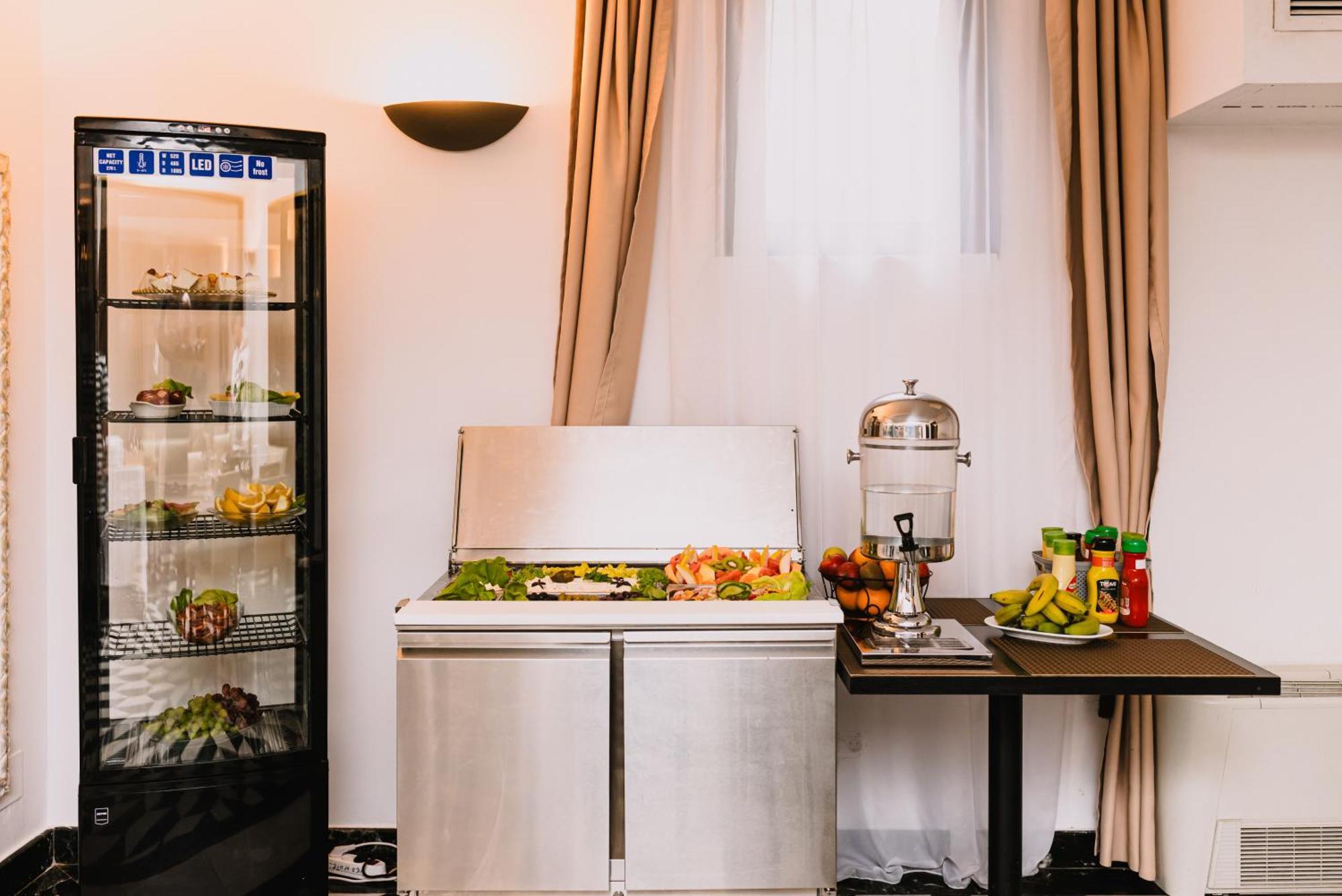 Vigo Hotel Ploiesti Ngoại thất bức ảnh