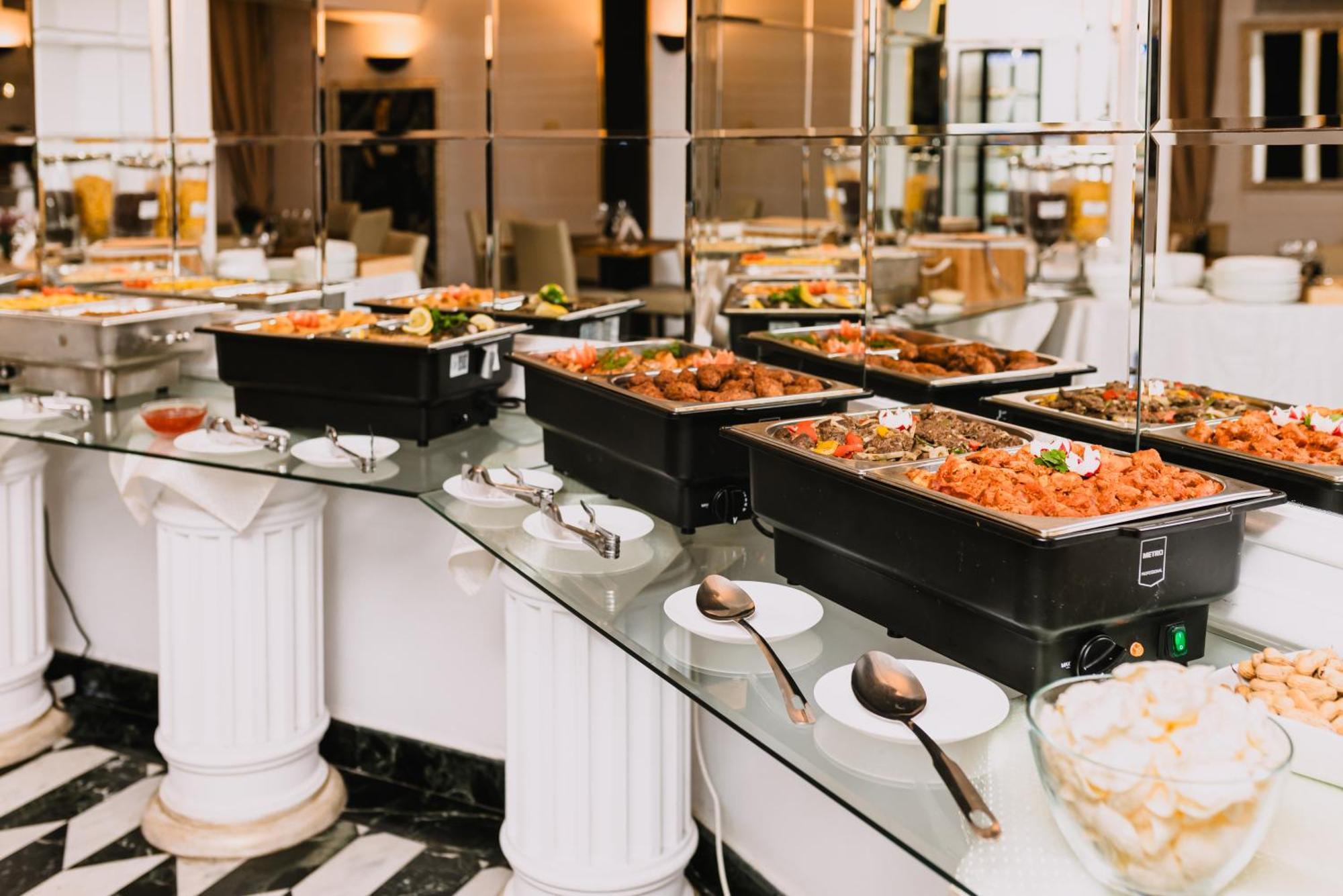 Vigo Hotel Ploiesti Ngoại thất bức ảnh