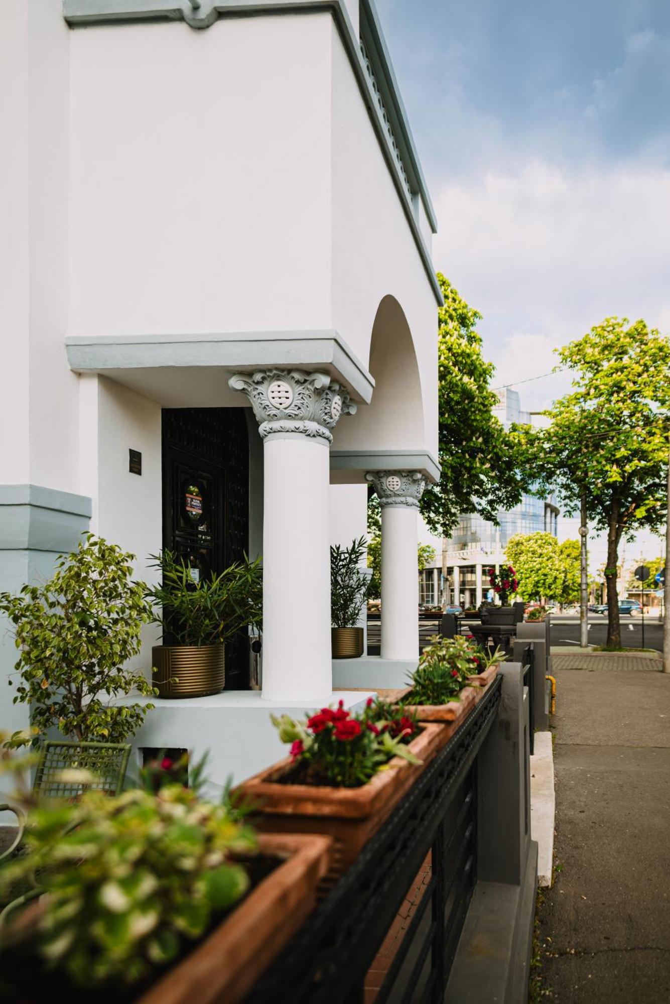 Vigo Hotel Ploiesti Ngoại thất bức ảnh