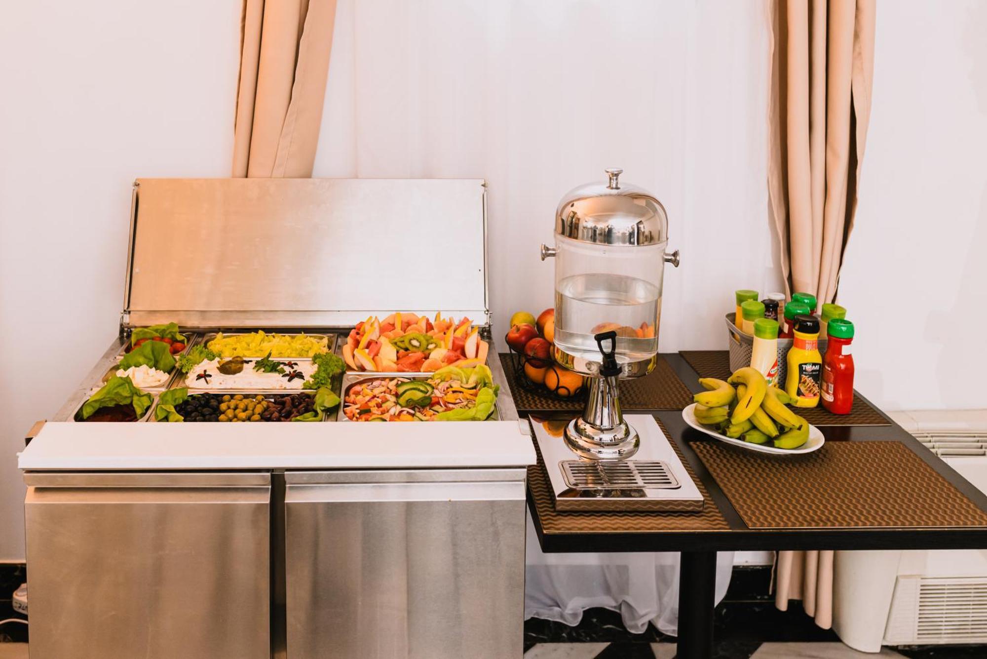 Vigo Hotel Ploiesti Ngoại thất bức ảnh