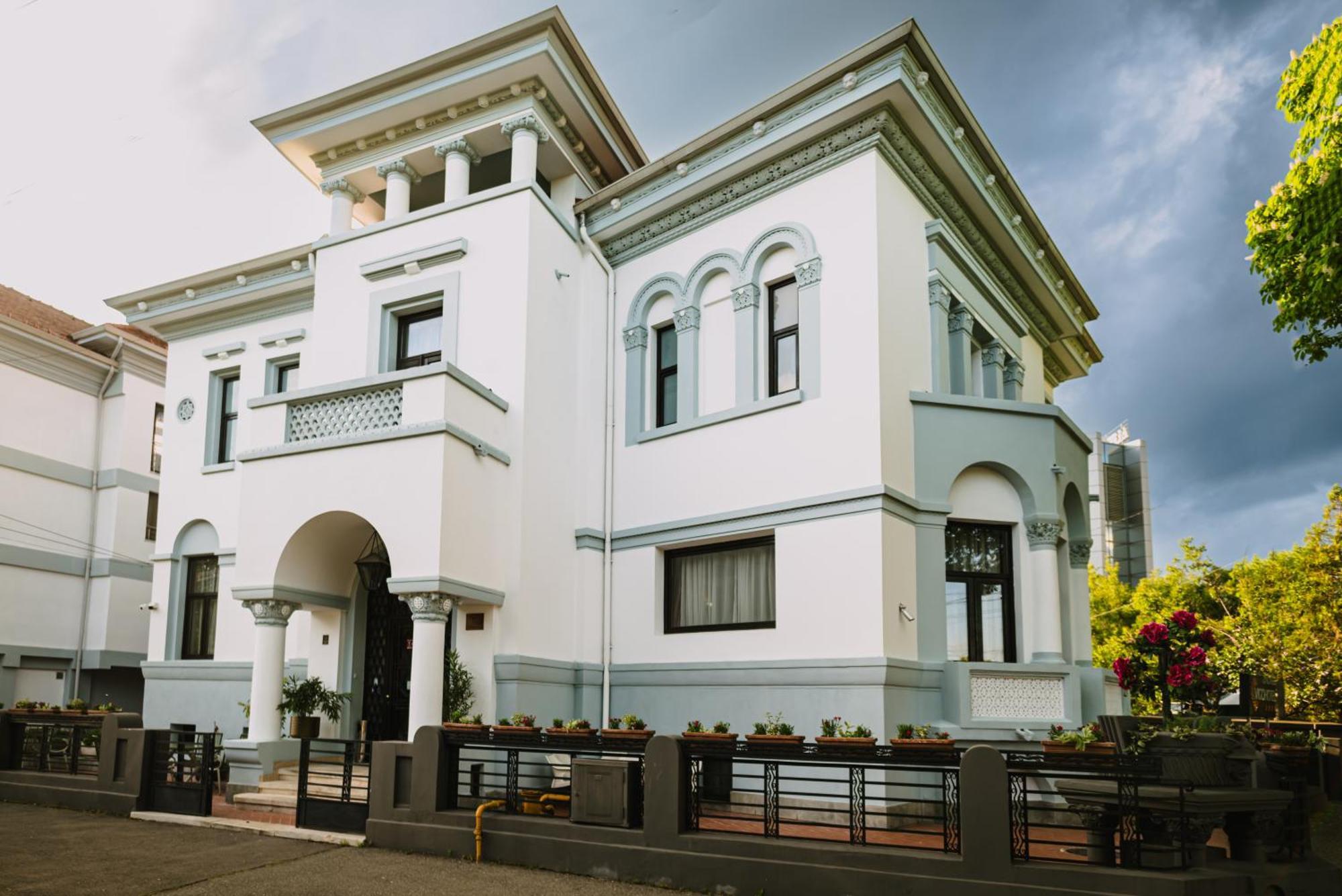 Vigo Hotel Ploiesti Ngoại thất bức ảnh
