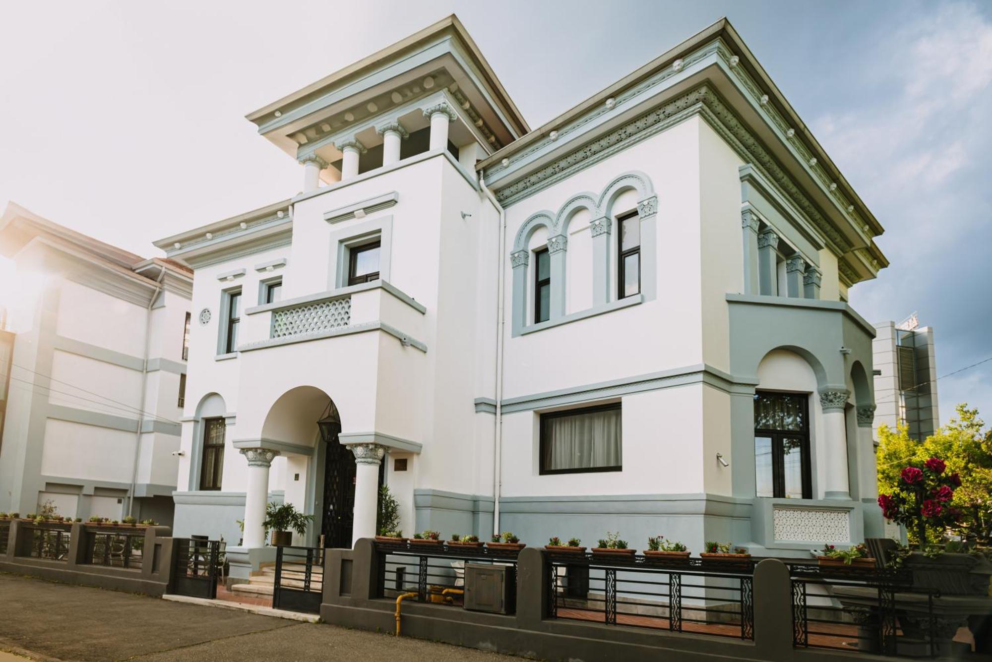 Vigo Hotel Ploiesti Ngoại thất bức ảnh