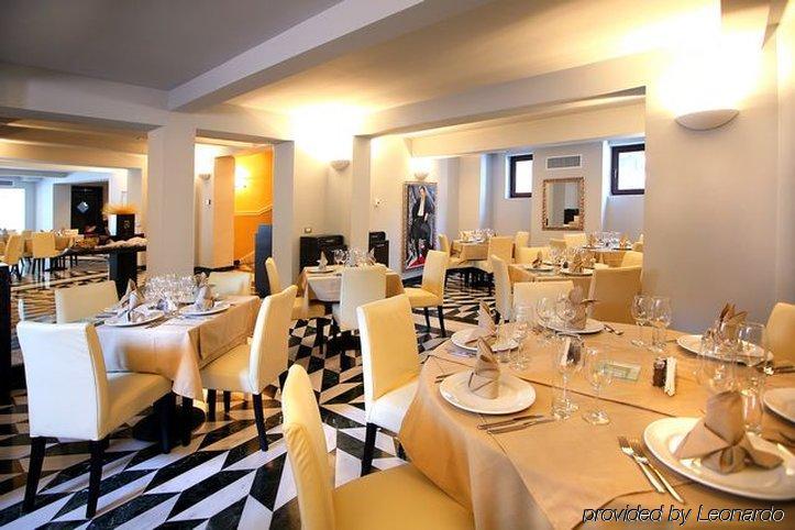 Vigo Hotel Ploiesti Nhà hàng bức ảnh