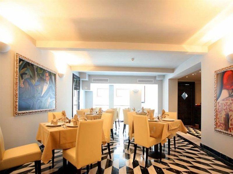 Vigo Hotel Ploiesti Ngoại thất bức ảnh