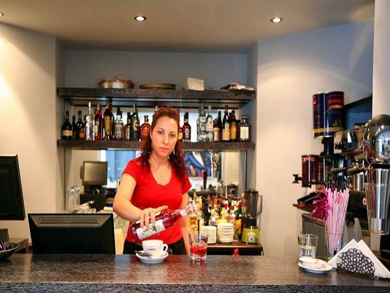 Vigo Hotel Ploiesti Ngoại thất bức ảnh